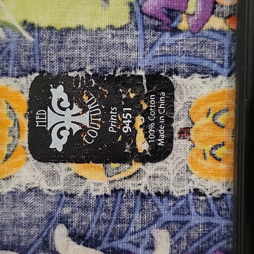 Scrub Top - Picture 2 of 3